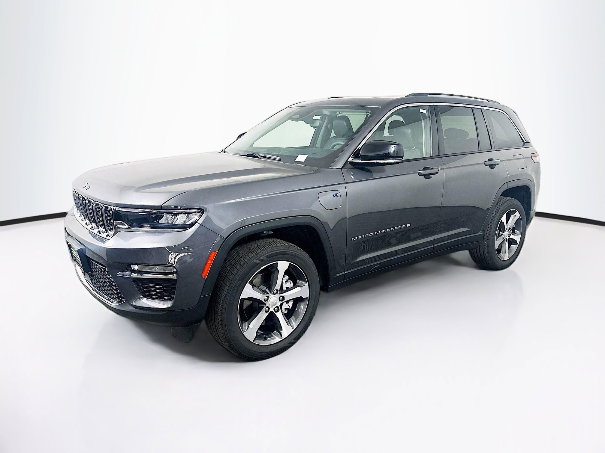 Used 2022 Jeep Grand Cherokee Limited 4xe AWD/4WD image 3
