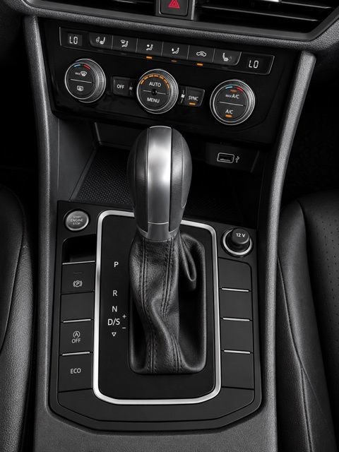 Used 2019 Volkswagen Jetta SE w/ Cold Weather Package FWD image 31