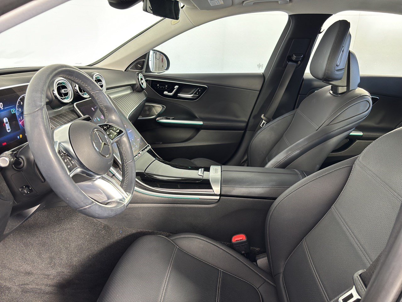 Used 2023 Mercedes-Benz C 300 Sedan image 5