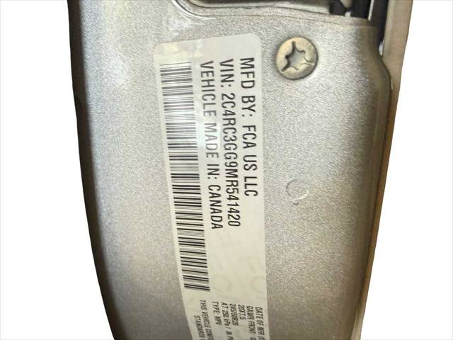 Certified 2021 Chrysler Pacifica Limited AWD/4WD image 35