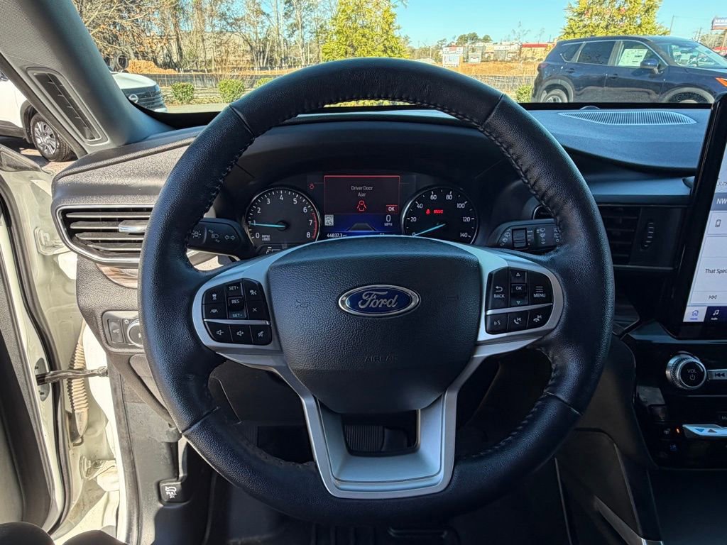Used 2022 Ford Explorer Limited w/ Limited Technology Package image 15