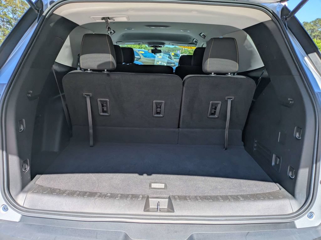 Used 2020 Chevrolet Traverse LS FWD image 14