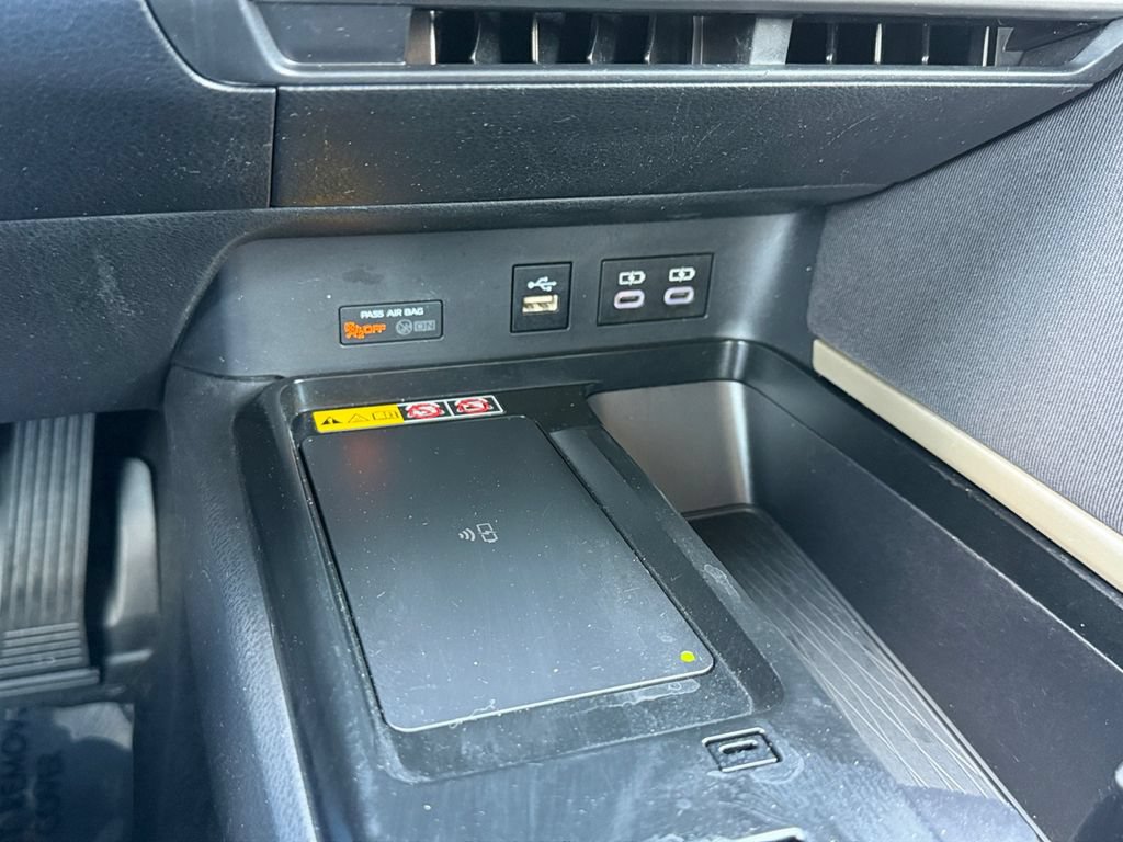 Used 2025 Toyota Camry LE FWD image 27