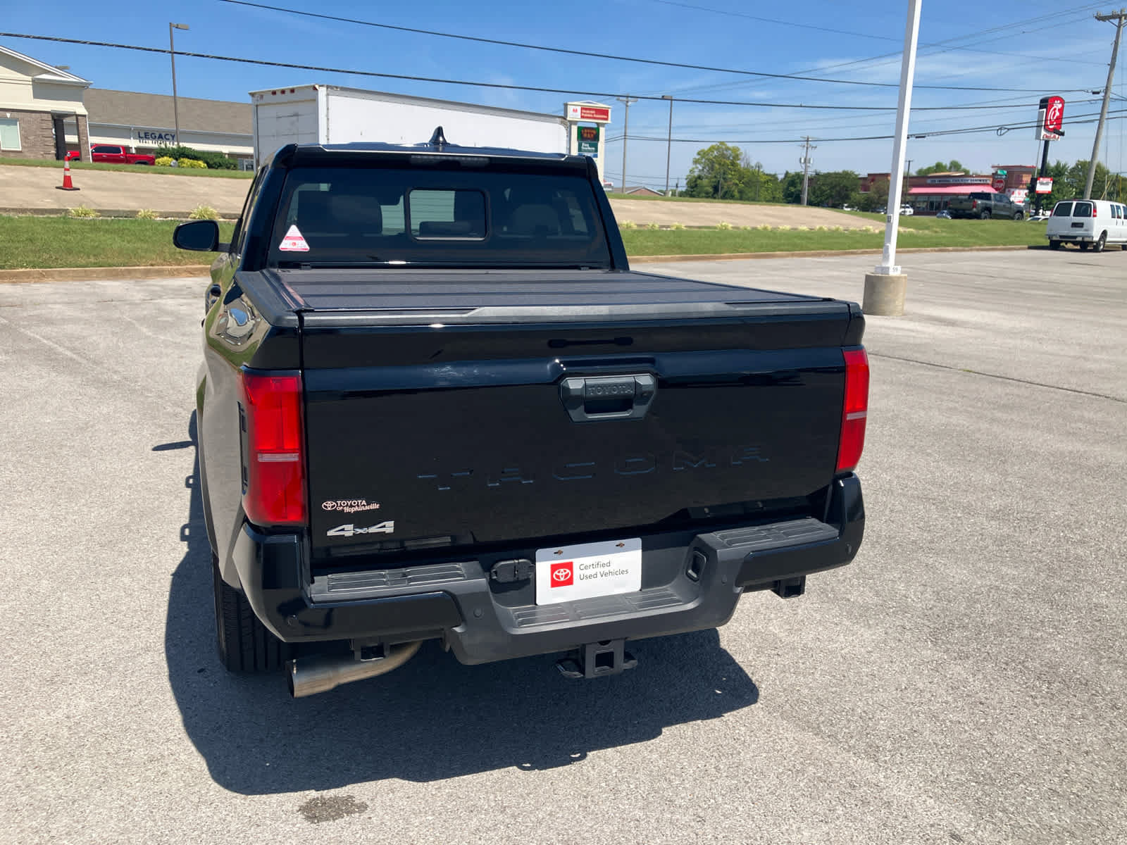 Certified 2024 Toyota Tacoma SR5 AWD/4WD image 7