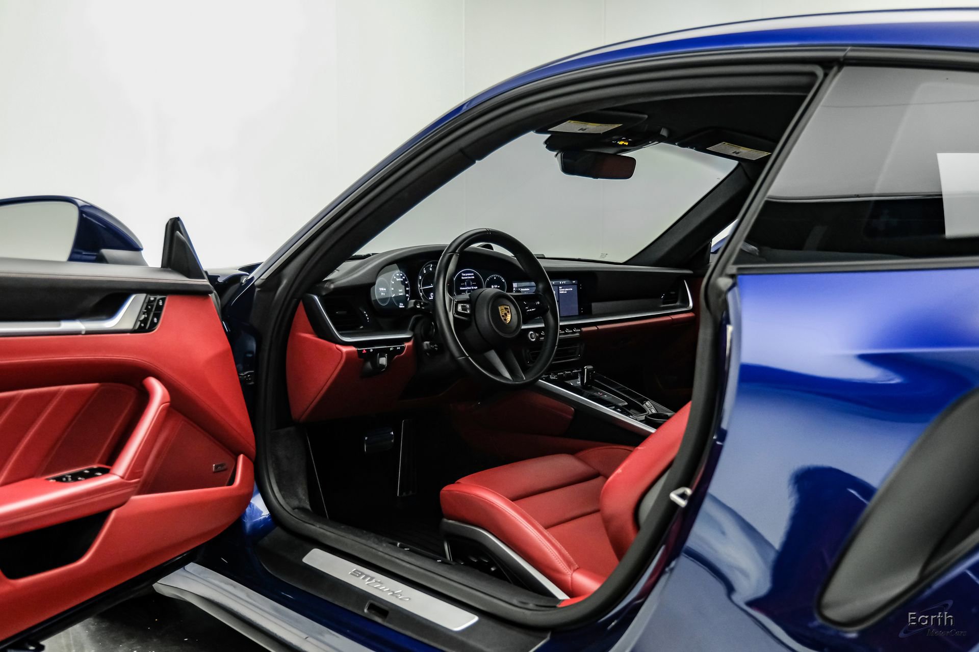 Used 2021 Porsche 911 Turbo image 36