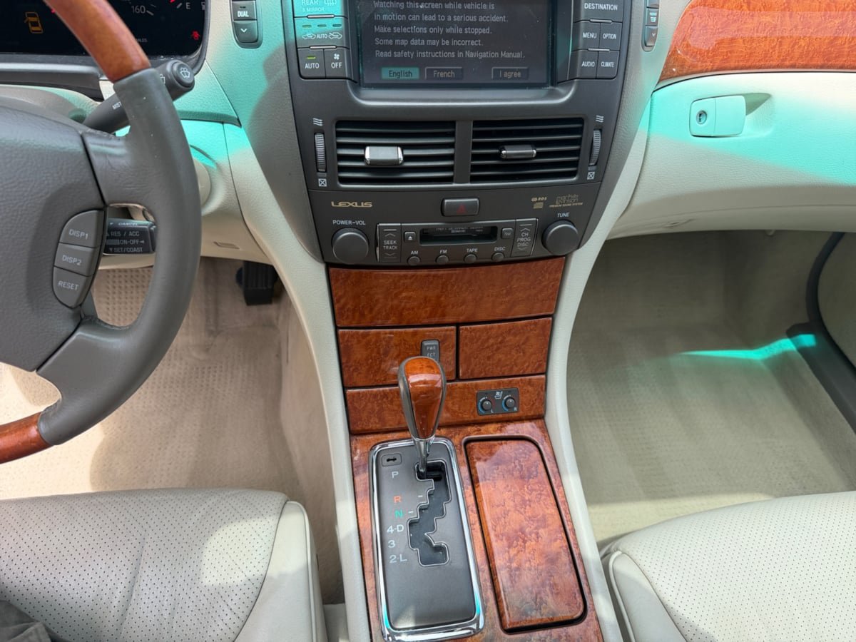 Used 2003 Lexus LS 430 w/ Navigation/Mark Levinson Pkg RWD image 15