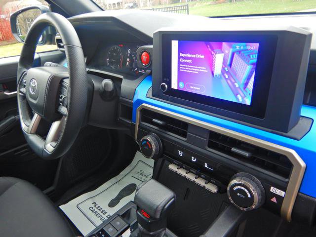 Used 2025 Toyota Tacoma TRD Off-Road image 5