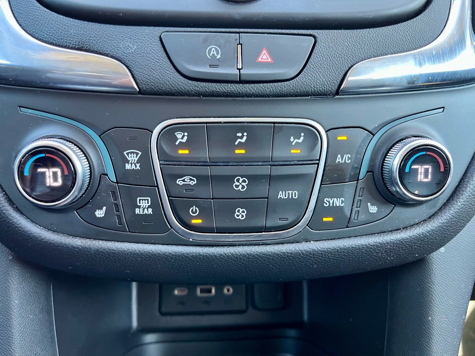 Used 2024 Chevrolet Equinox LT w/ LPO, Floor Liner Package FWD image 25