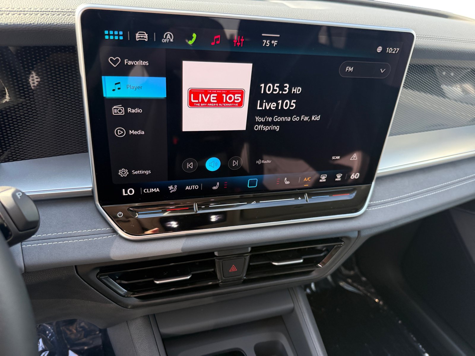 New 2026 Volkswagen Tiguan SE FWD image 12