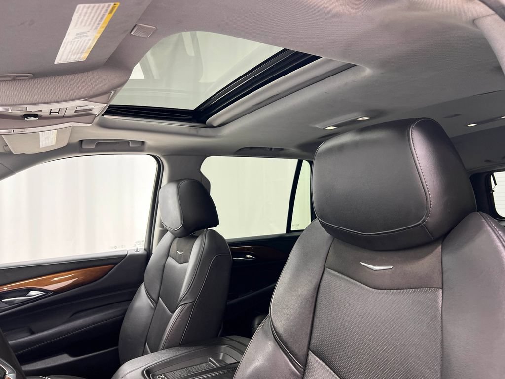 Used 2017 Cadillac Escalade Luxury AWD/4WD image 13