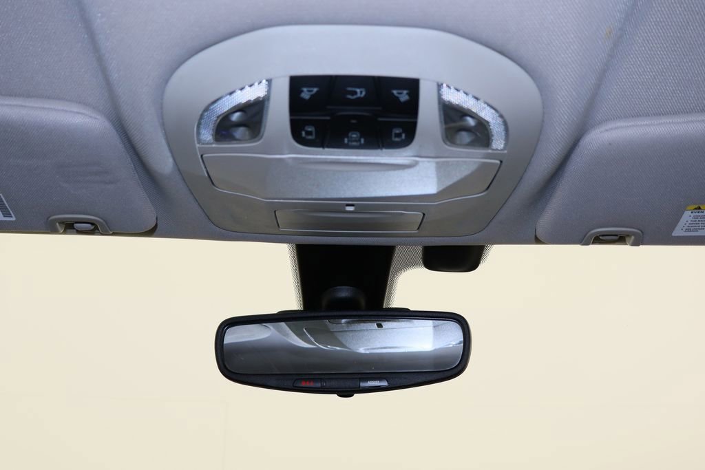 Used 2017 Chrysler Pacifica Touring-L w/ Tire & Wheel Group image 25