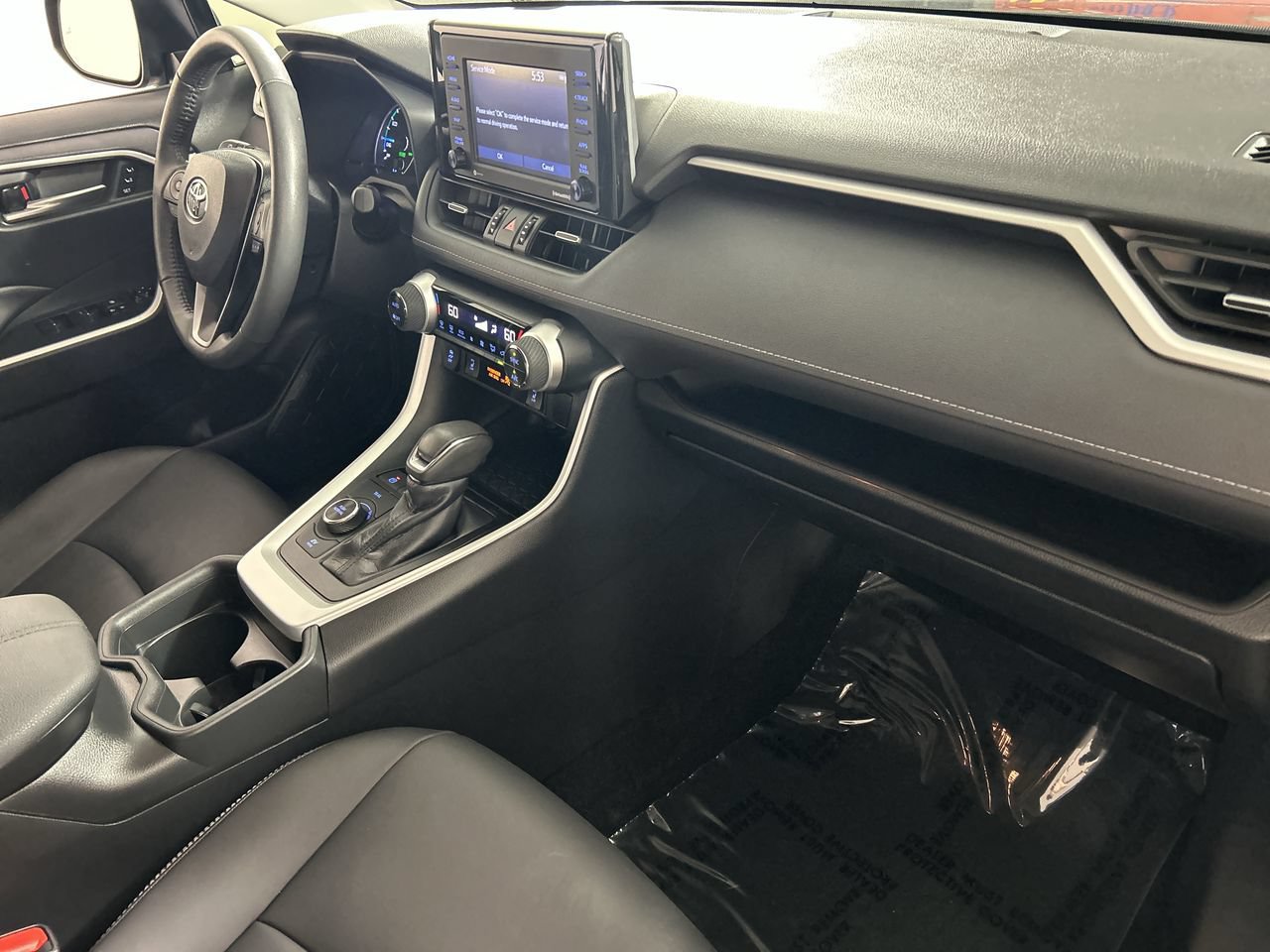 Used 2021 Toyota RAV4 XLE Premium AWD/4WD image 29