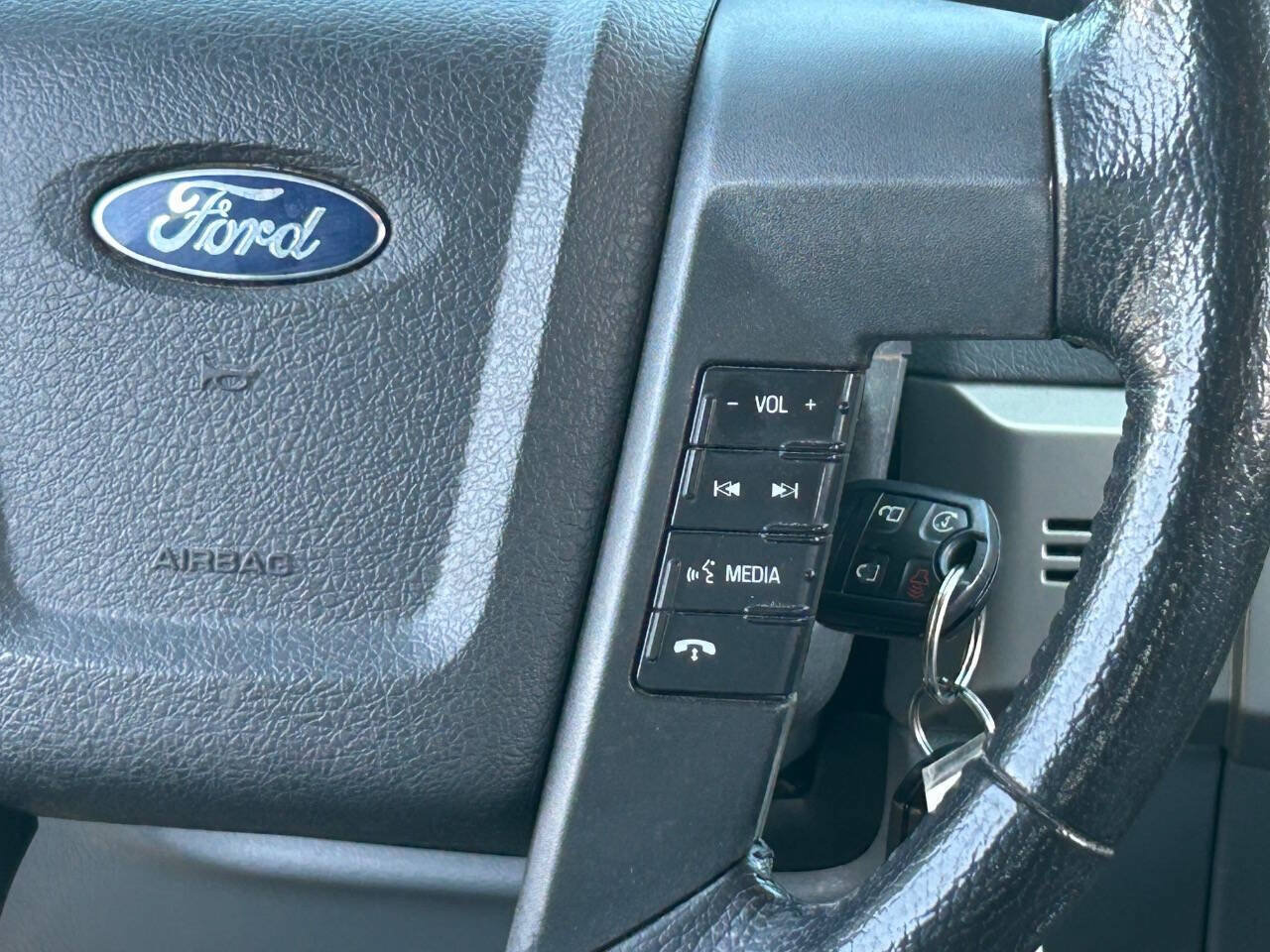 Used 2014 Ford F150 Lariat w/ Equipment Group 502A Luxury RWD image 24