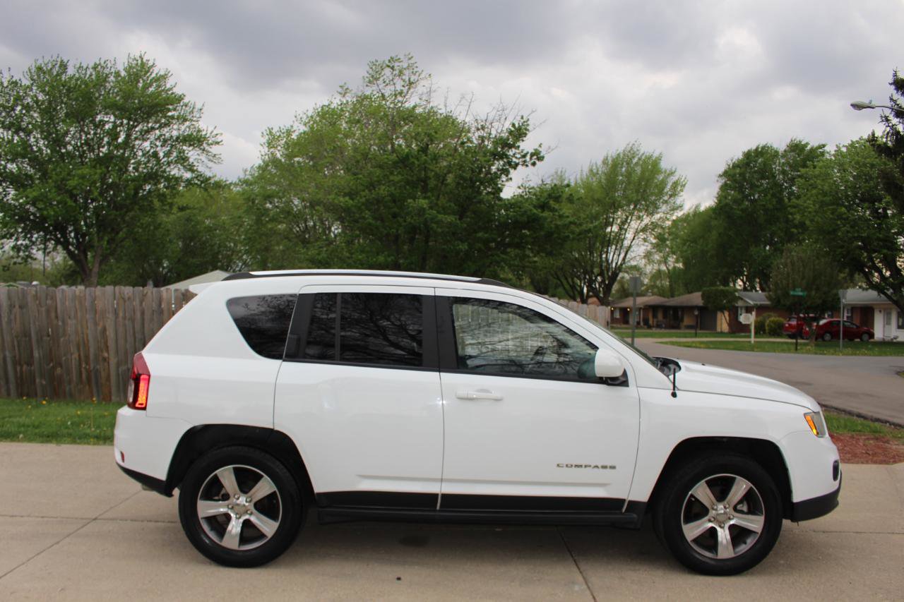Used 2016 Jeep Compass High Altitude AWD/4WD image 10