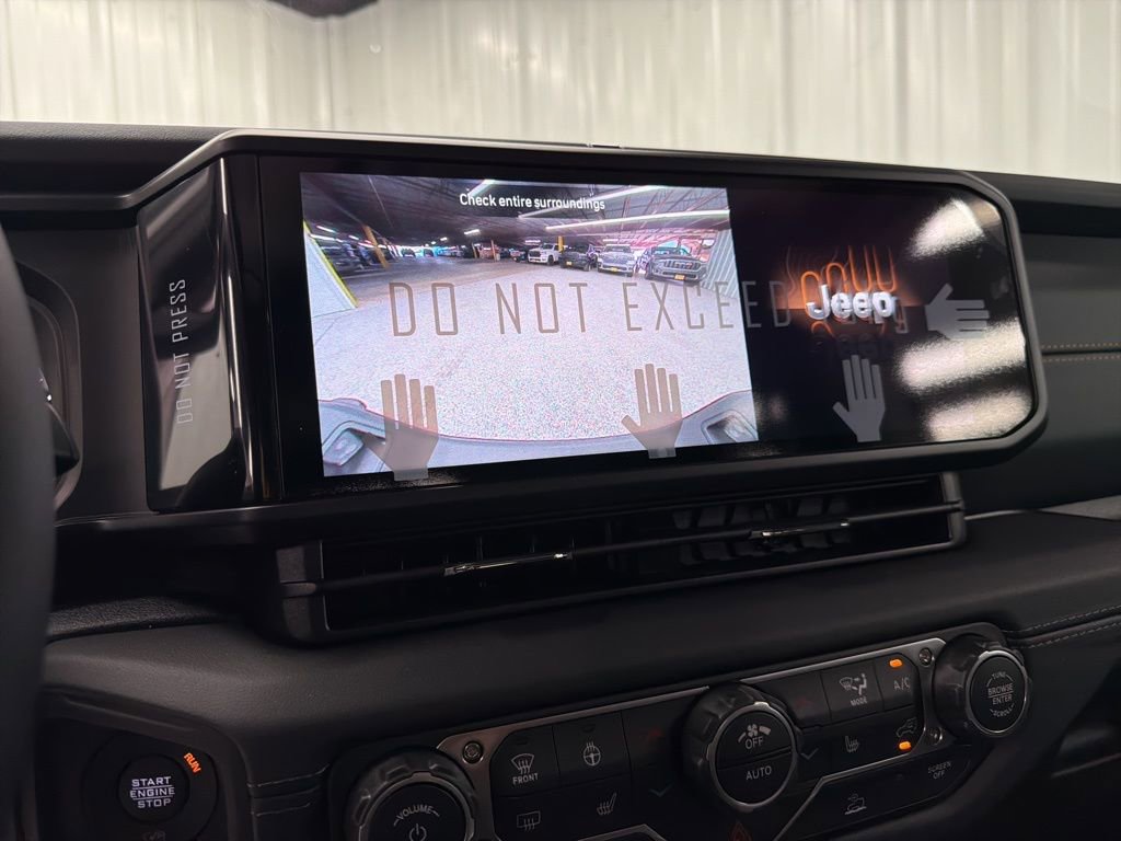 New 2026 Jeep Gladiator Sport image 21