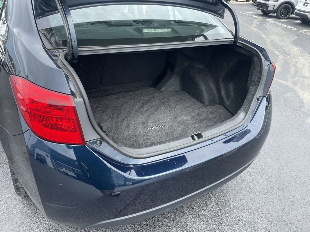Used 2018 Toyota Corolla SE w/ Carpet Mat Package (TMS) FWD image 33