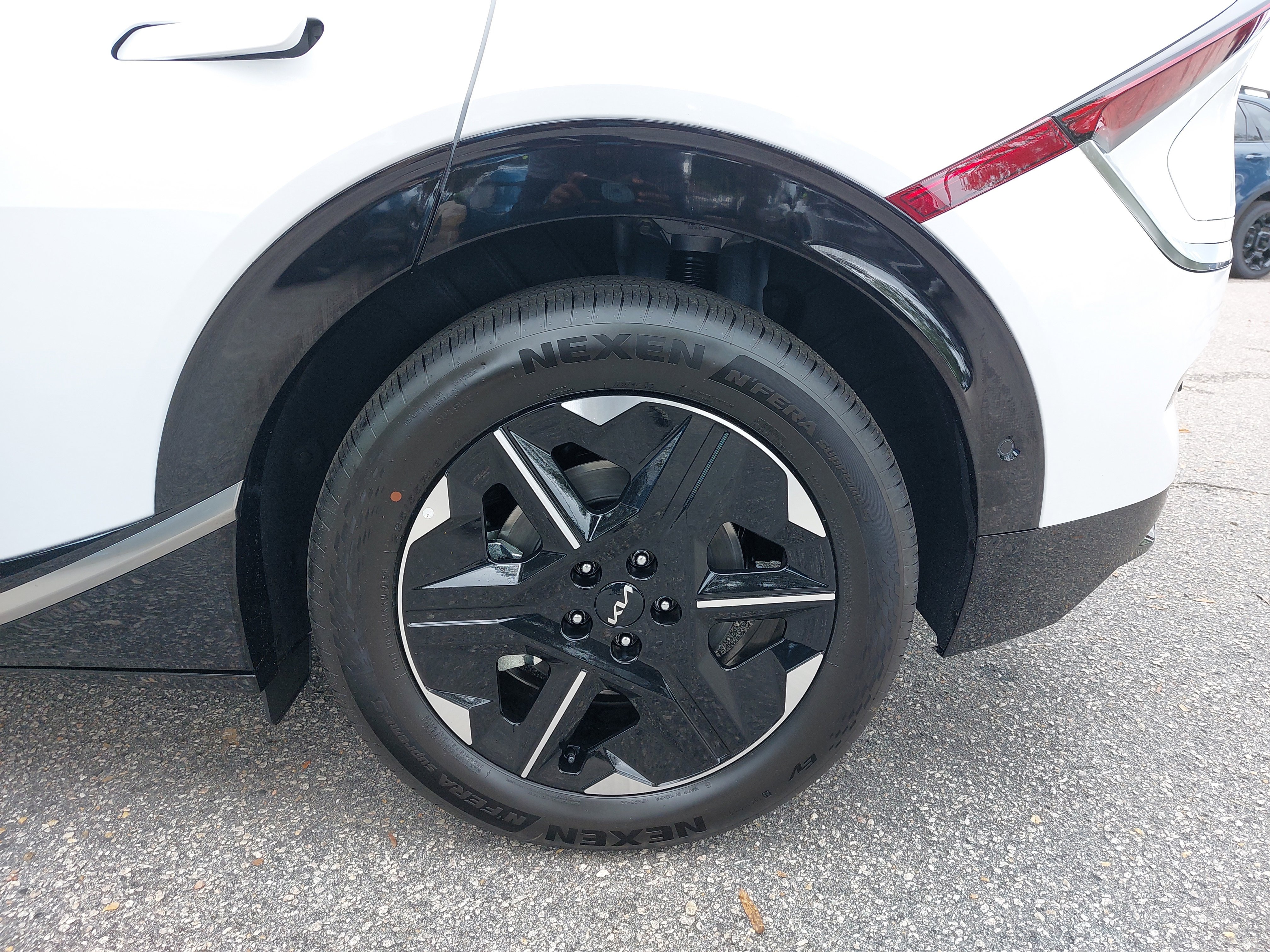 New 2025 Kia EV6 Wind image 35