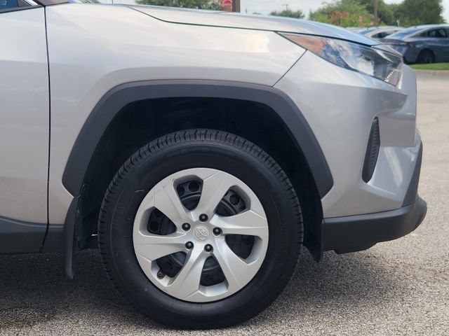 Used 2022 Toyota RAV4 LE FWD image 9