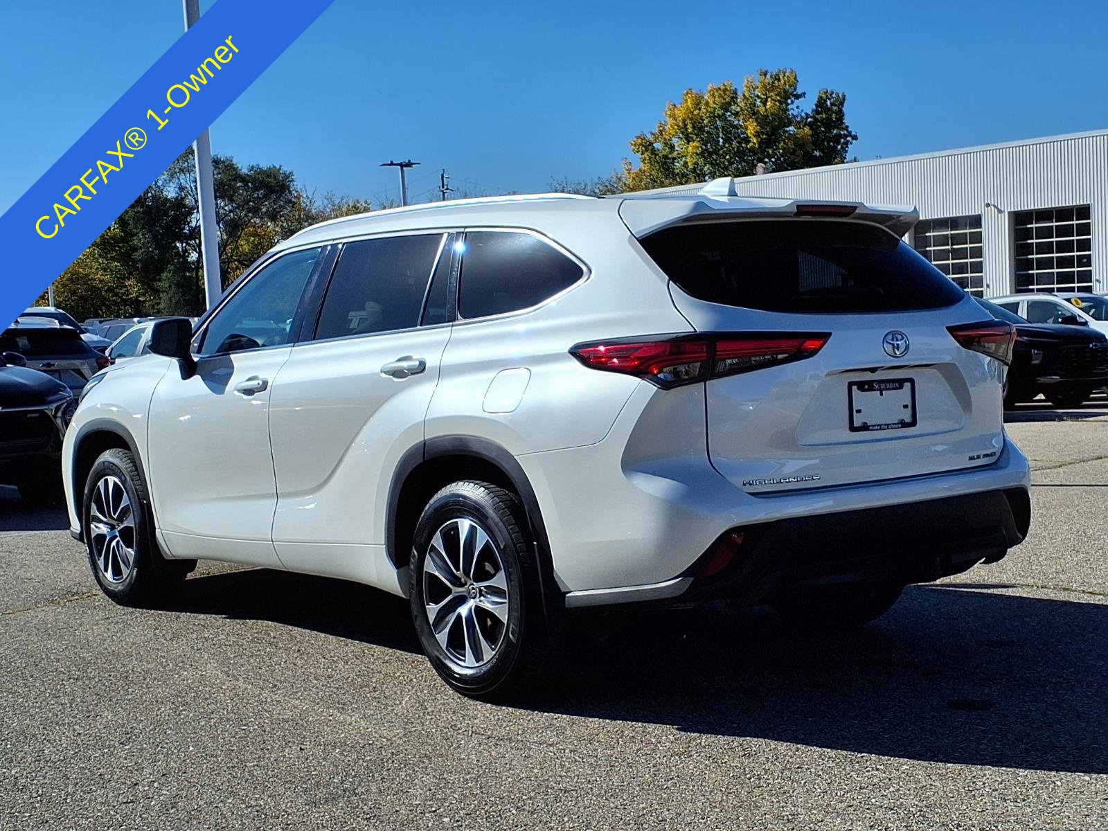 Used 2020 Toyota Highlander XLE AWD/4WD image 8