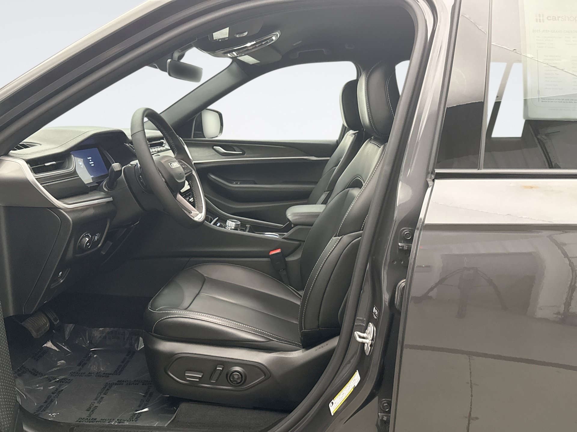 Used 2025 Jeep Grand Cherokee Limited AWD/4WD image 11