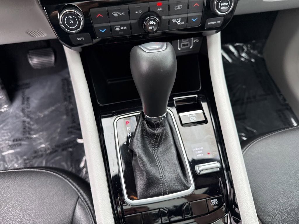 Certified 2023 Jeep Compass Limited w/ Sun and Sound Group AWD/4WD image 13