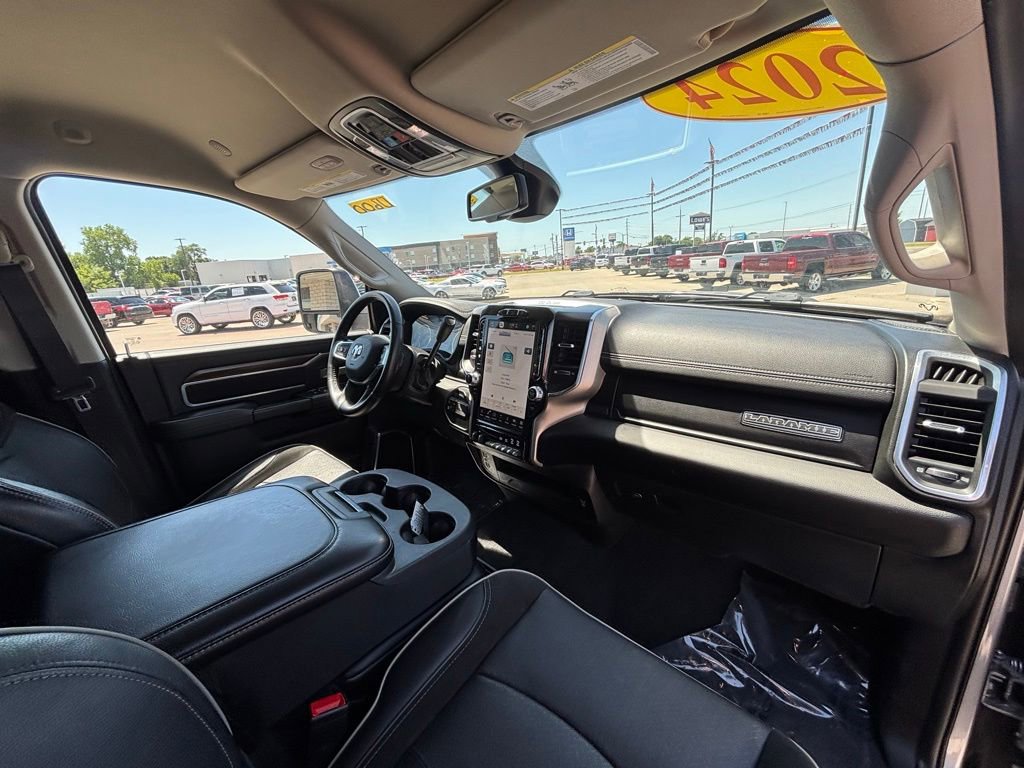 Used 2024 RAM 2500 Laramie AWD/4WD image 10