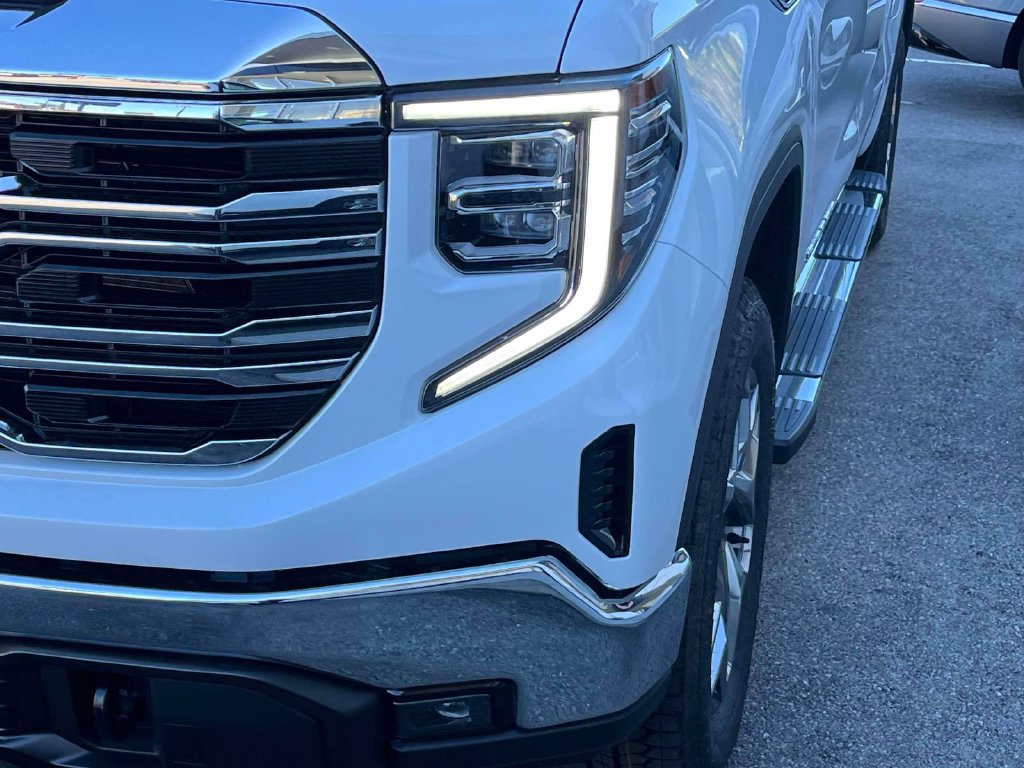 New 2026 GMC Sierra 1500 SLT w/ SLT Premium Package AWD/4WD image 9