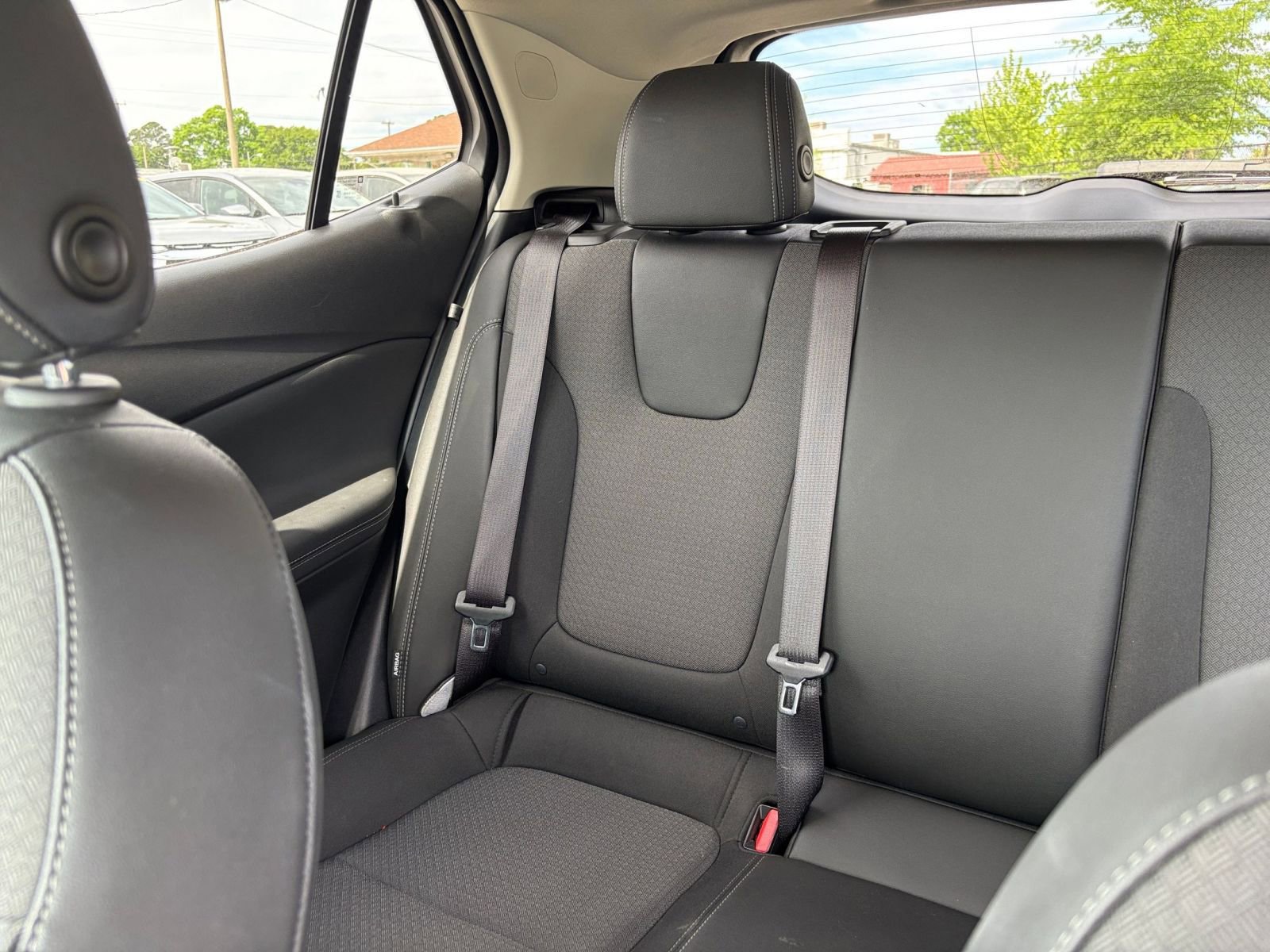 Used 2025 Buick Encore GX Preferred FWD image 38