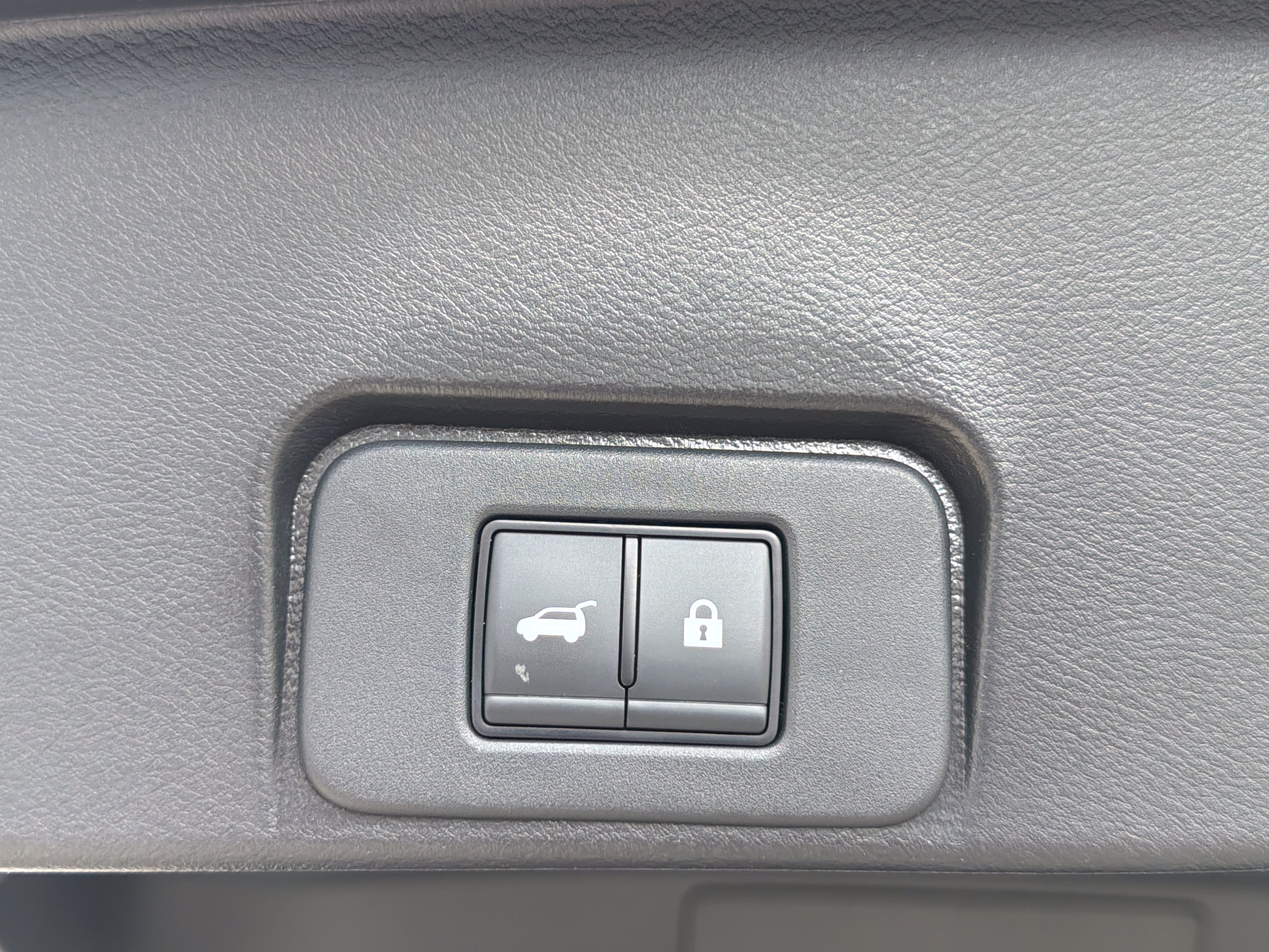 Used 2023 Nissan Rogue SV w/ SV Premium B Package FWD image 36