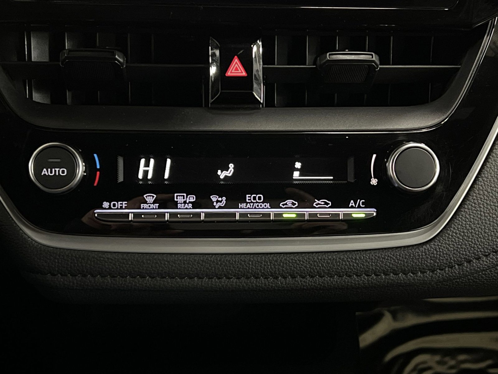 Used 2023 Toyota Corolla SE image 20