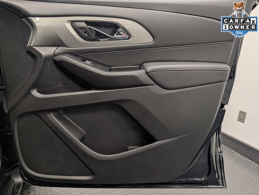 Used 2023 Chevrolet Traverse LT FWD image 34