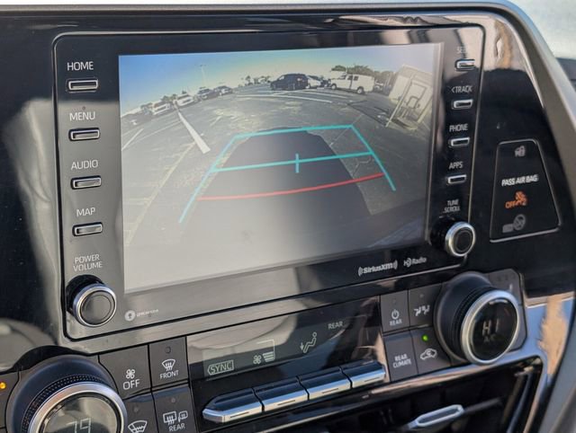 Used 2022 Toyota Highlander XLE image 26