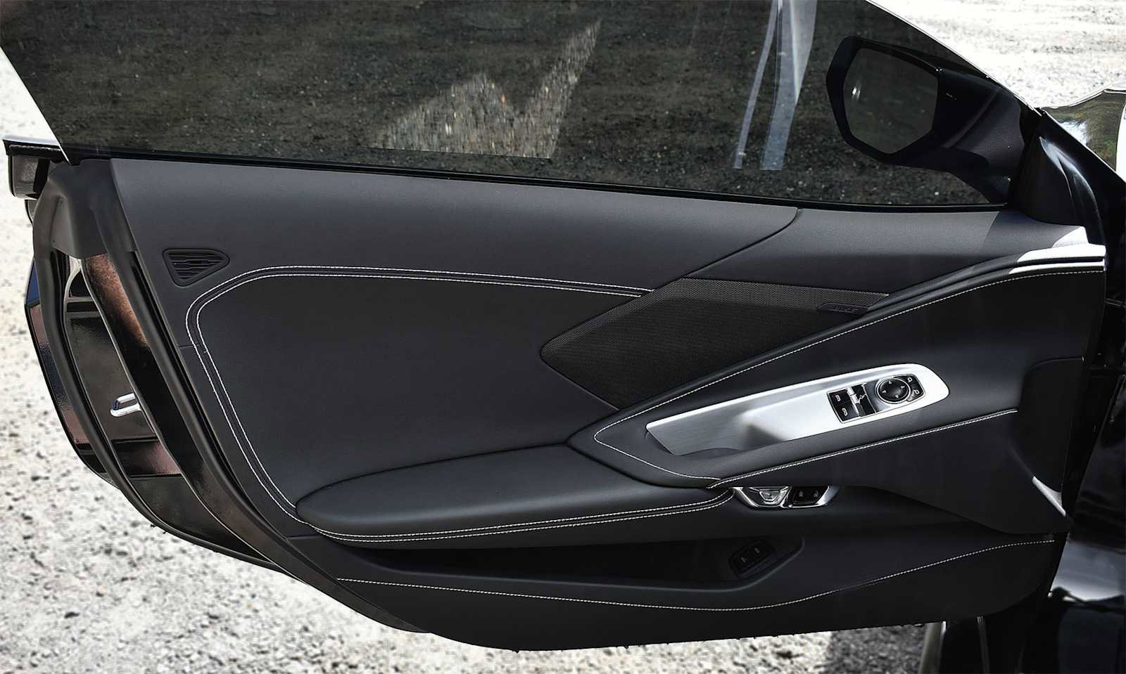 Used 2025 Chevrolet Corvette Z06 RWD image 39
