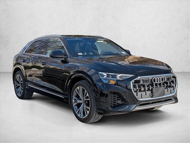 Used 2024 Audi Q8 Prestige w/ Prestige Package image 3
