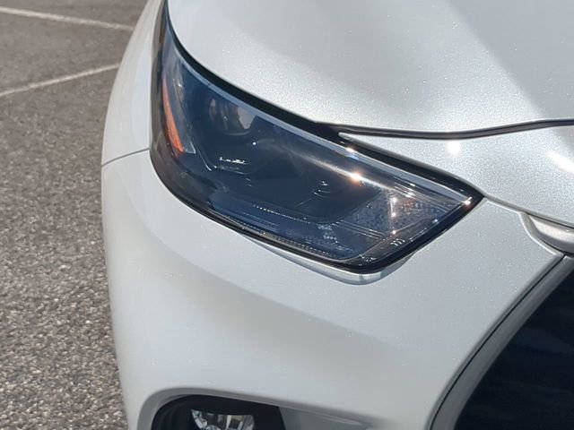 Certified 2025 Toyota Highlander XLE image 10