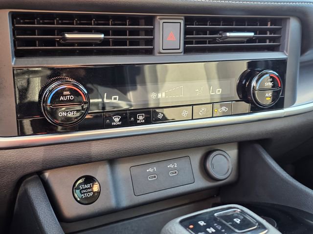 Used 2024 Nissan Rogue SV image 29