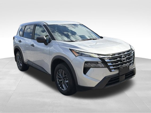Used 2024 Nissan Rogue S AWD/4WD image 7