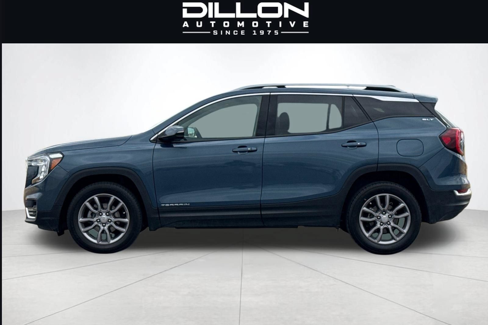 Used 2024 GMC Terrain SLT AWD/4WD image 7