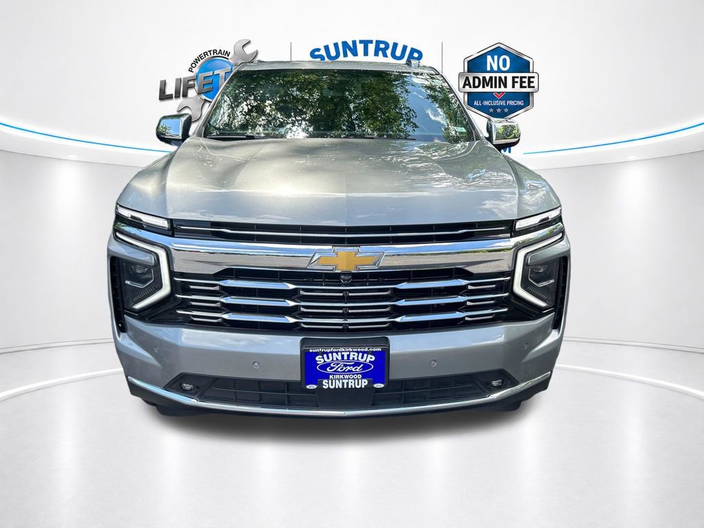 Used 2025 Chevrolet Suburban Premier RWD image 10