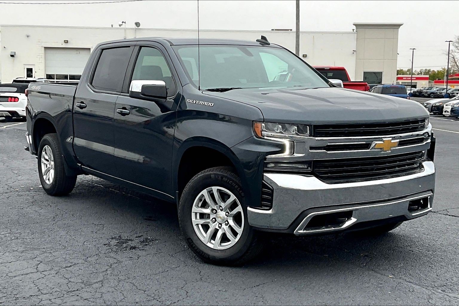 Used 2021 Chevrolet Silverado 1500 LT AWD/4WD image 37