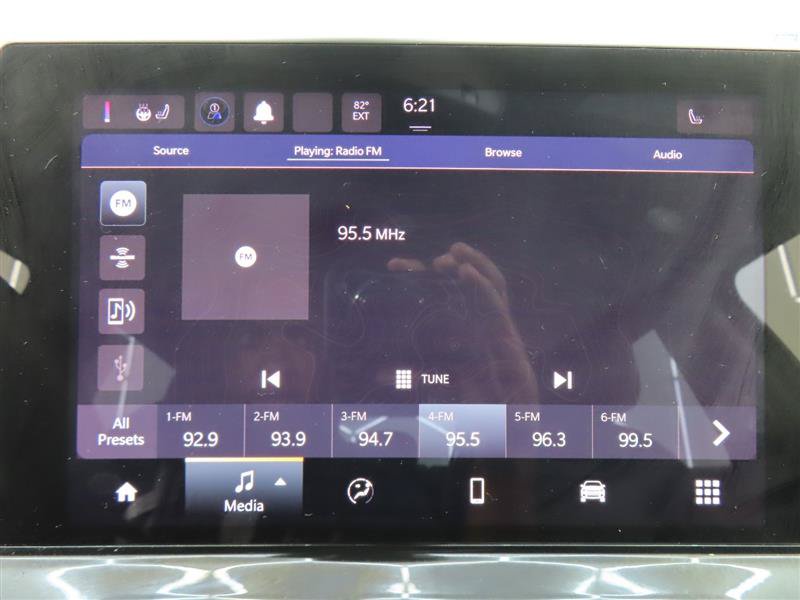Used 2023 Jeep Compass Latitude AWD/4WD image 24