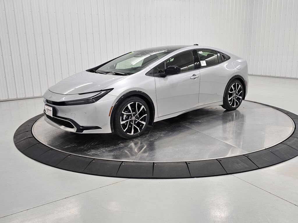 New 2026 Toyota Prius Plug-In Hybrid FWD video 1
