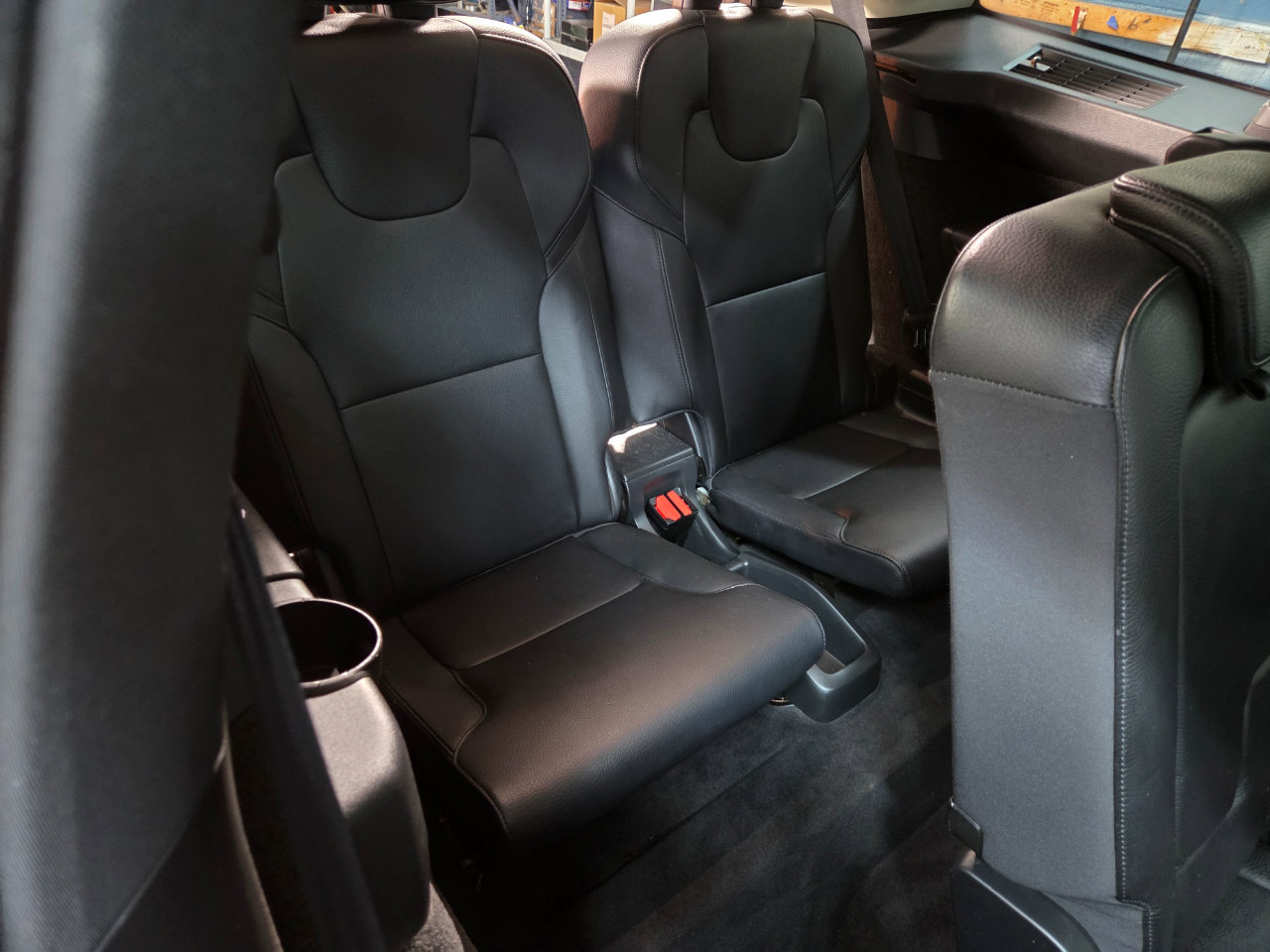 Used 2018 Volvo XC90 T6 Momentum w/ Convenience Package image 23