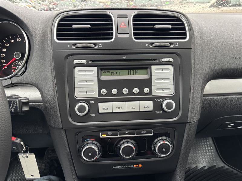 Used 2010 Volkswagen Golf 2-Door image 16