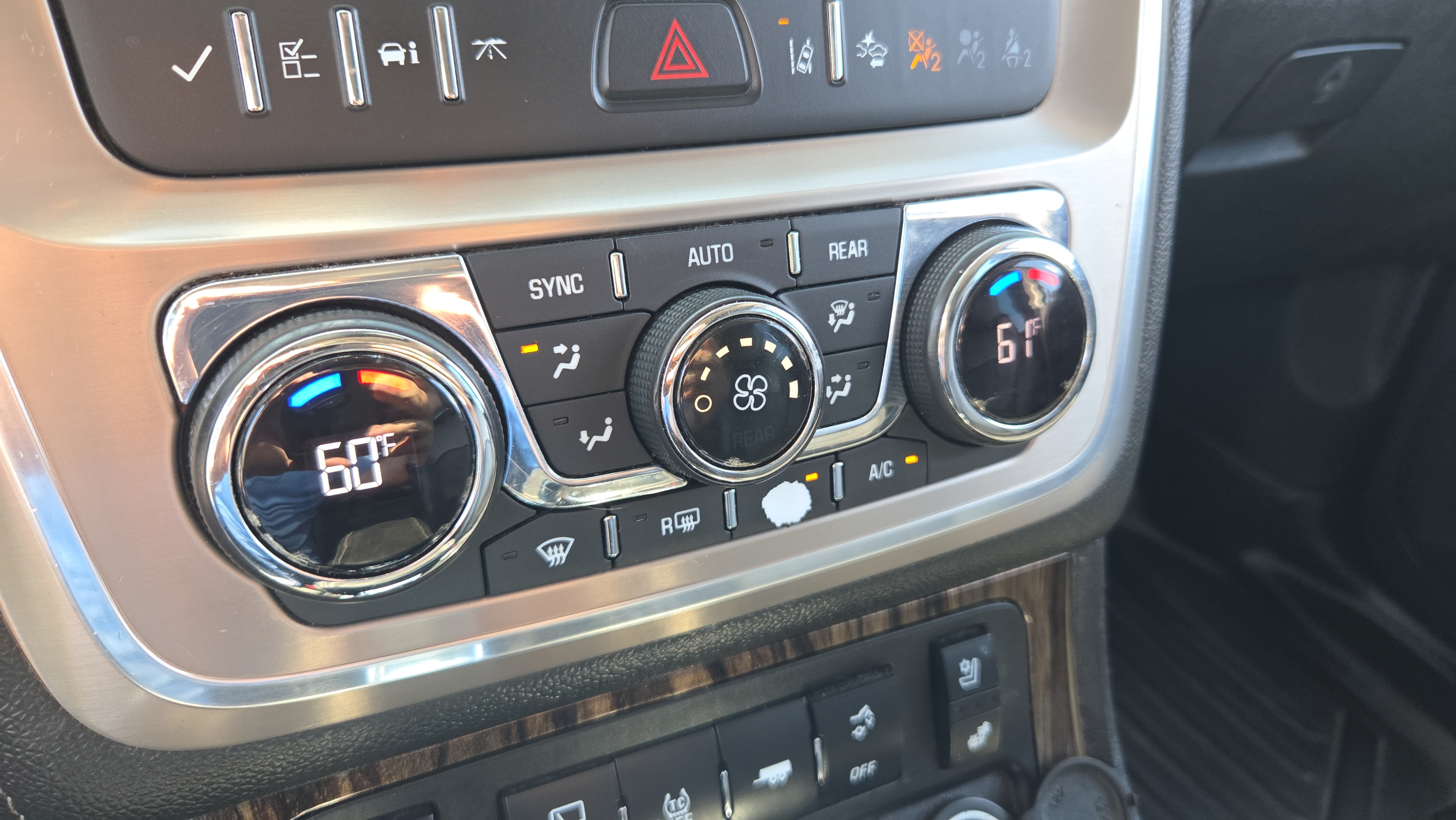 Used 2015 GMC Acadia Denali AWD/4WD image 21