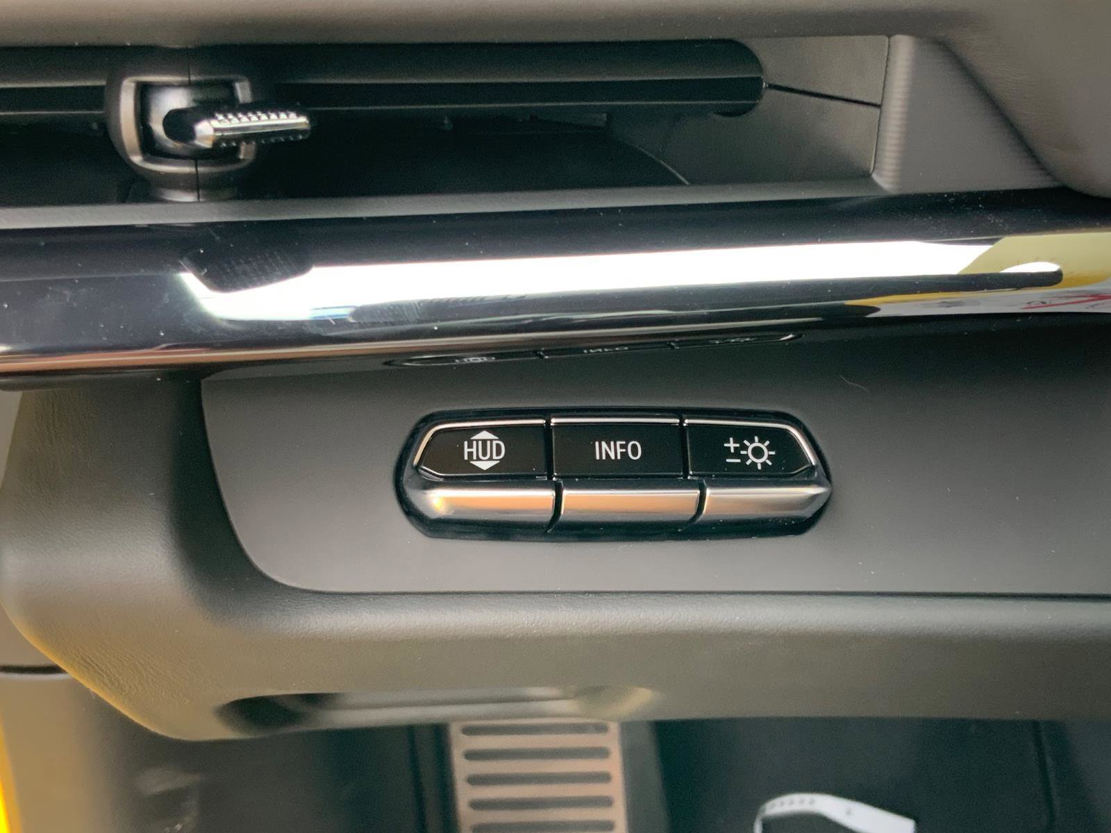 New 2025 Chevrolet Corvette E-Ray image 24