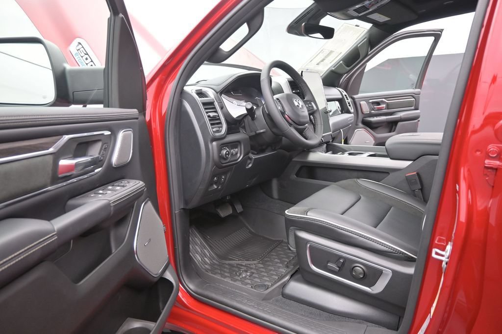 New 2026 RAM 1500 Laramie AWD/4WD image 9
