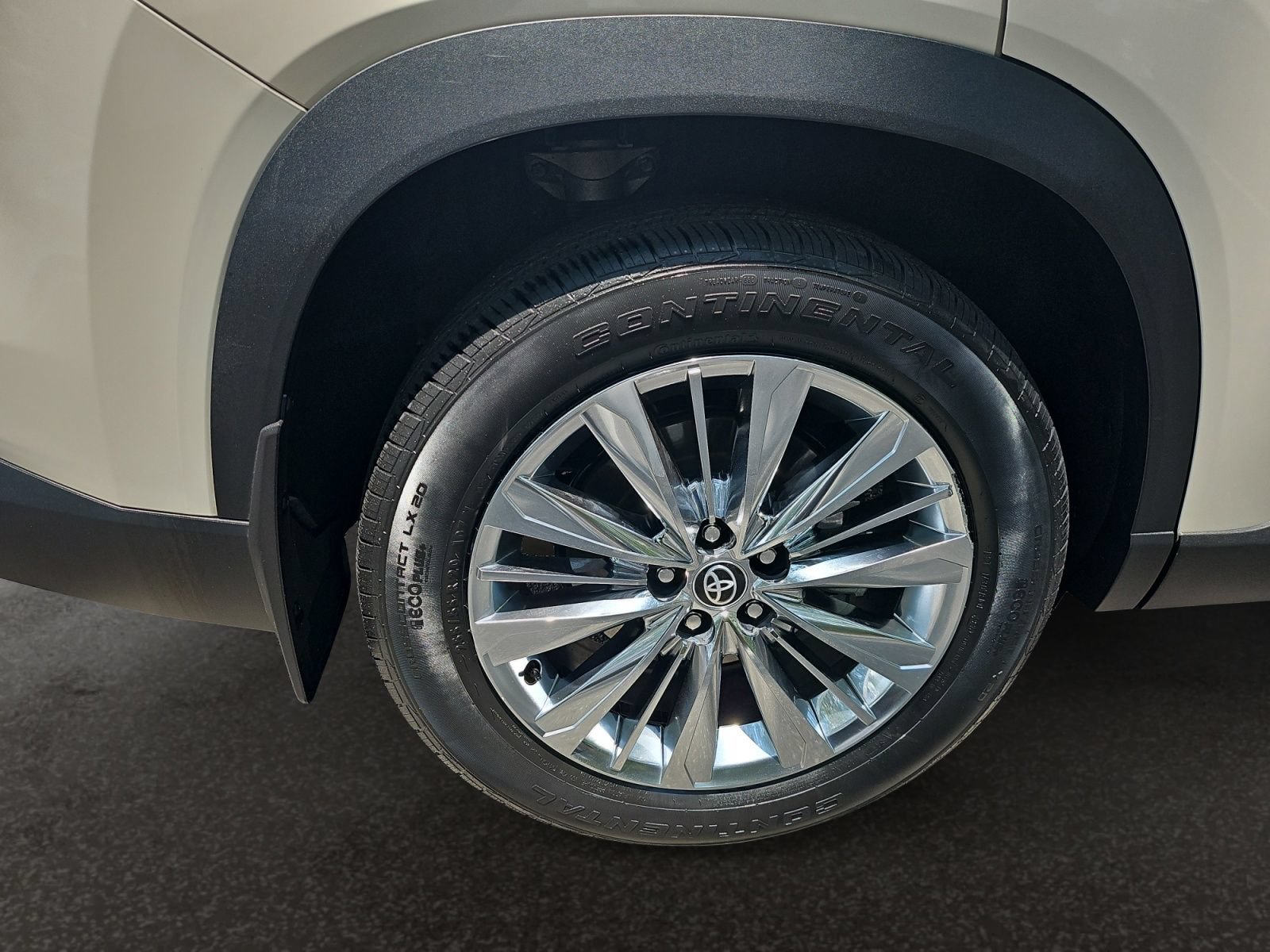 Used 2024 Toyota Grand Highlander AWD image 41