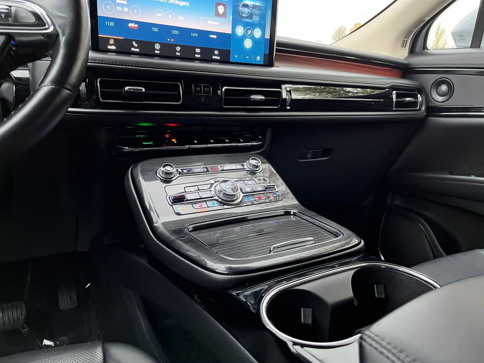 Used 2023 Lincoln Nautilus Reserve w/ Equipment Group 201A image 43