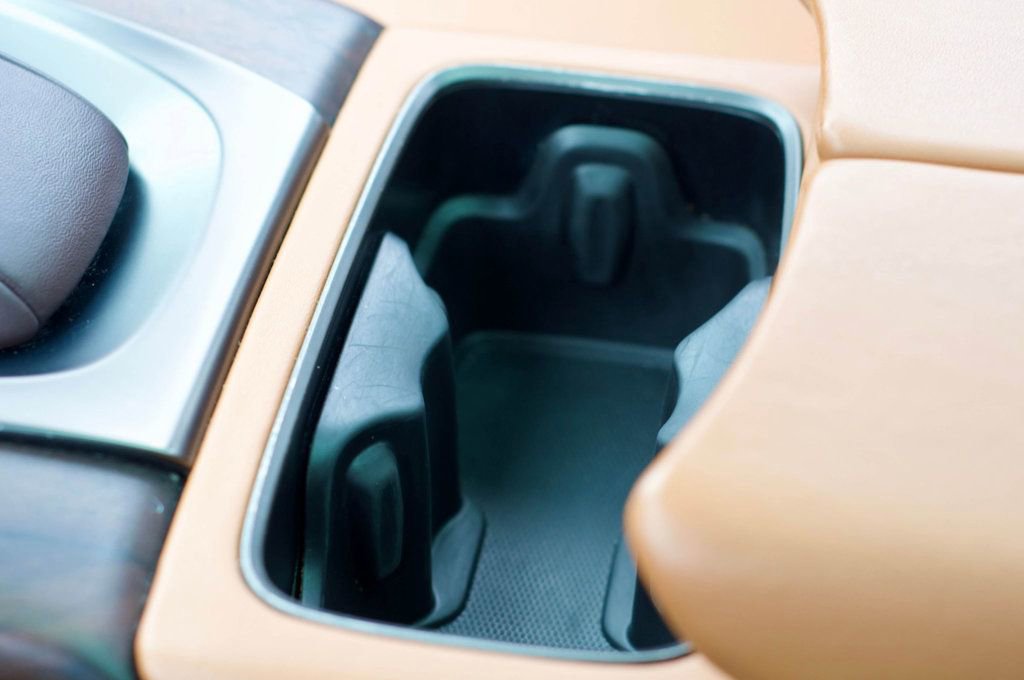 Used 2022 Aston Martin DBX image 38